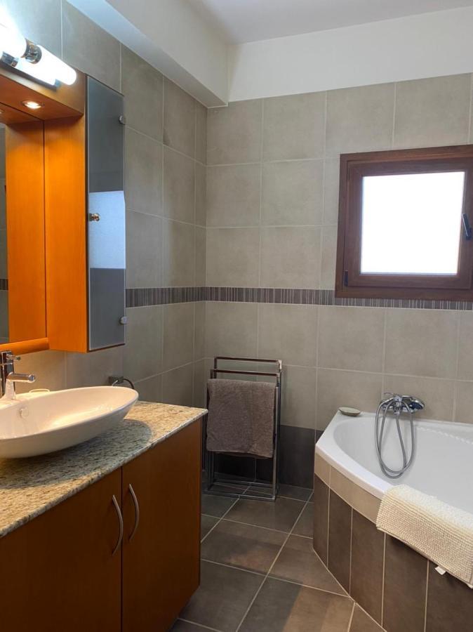 Episkopi Villa, Luxury 4 Bedroom With Pool - Limassol Eksteriør billede