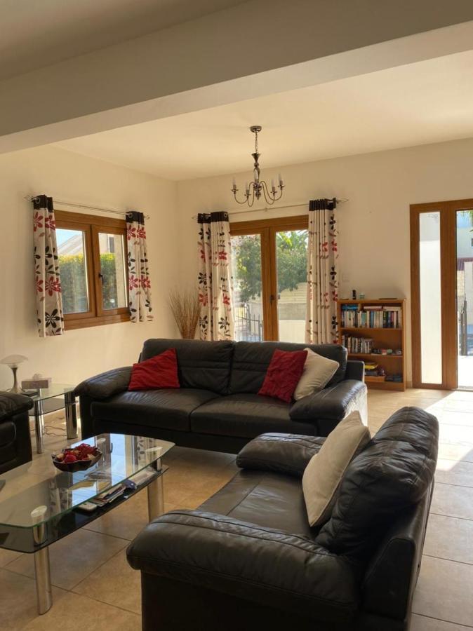 Episkopi Villa, Luxury 4 Bedroom With Pool - Limassol Eksteriør billede